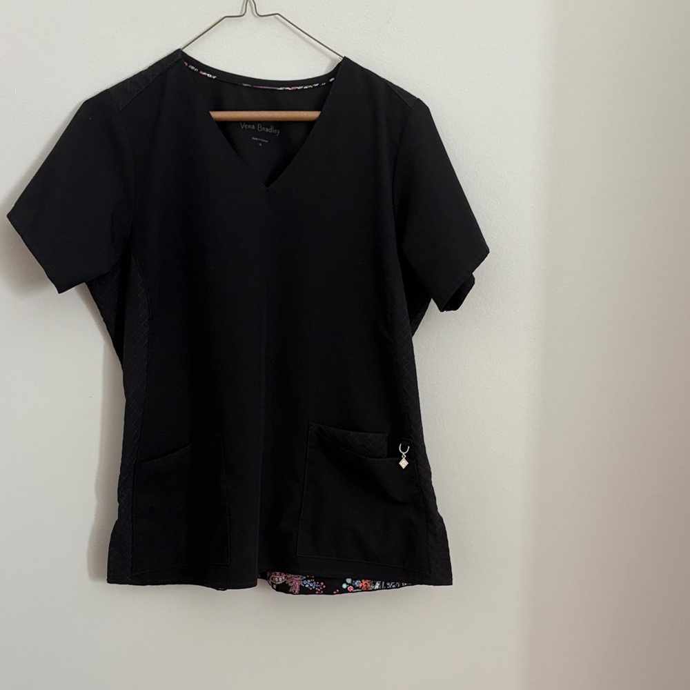 Vera Bradley Black Short Sleeve Women's Scrub Top